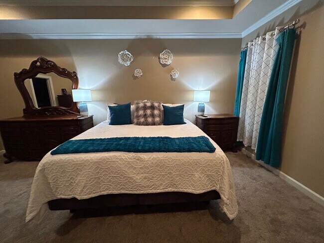 Building Photo - 8901 Meadow Gardens Cir