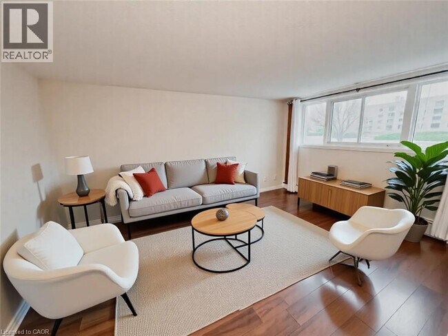 Building Photo - 26 Woodfern Ct