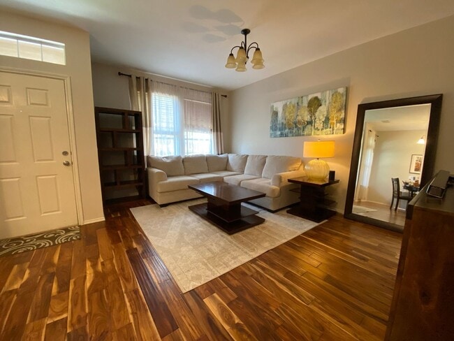 Foto del edificio - 2218 Central Park Ln