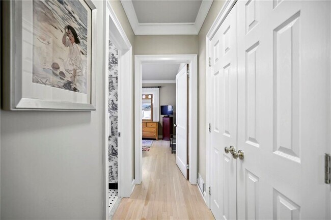Building Photo - 4810 Lake Forrest NE Dr