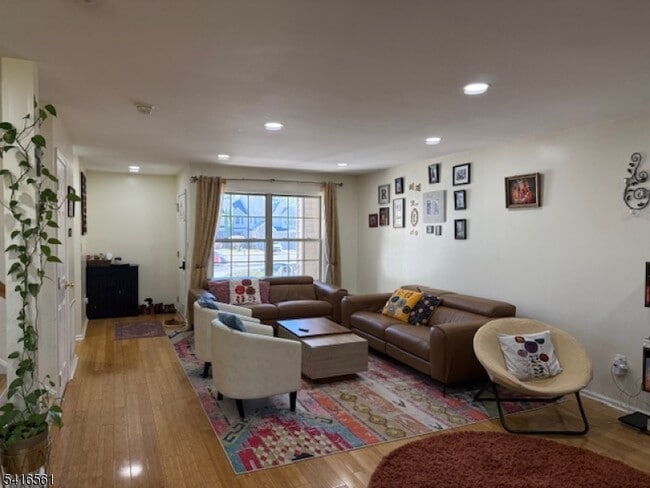 Building Photo - 1704 Bergen Ct