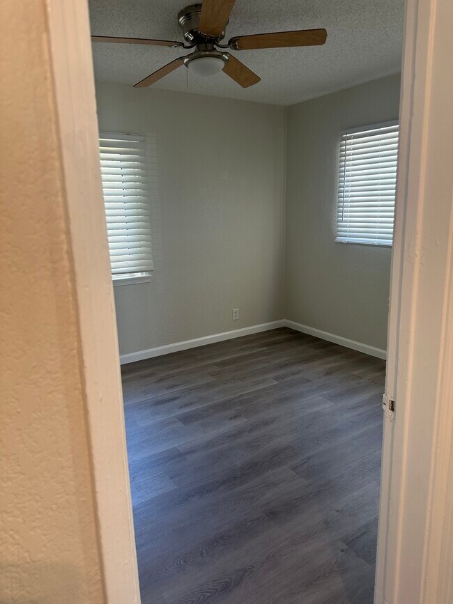 Foto del edificio - 45001 10th St W