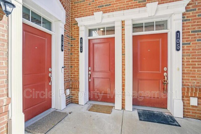 Foto del edificio - 23271 Southdown Manor Terrace