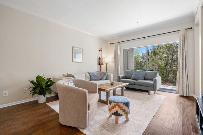 Foto del edificio - 6000 Shepherd Mountain Cove