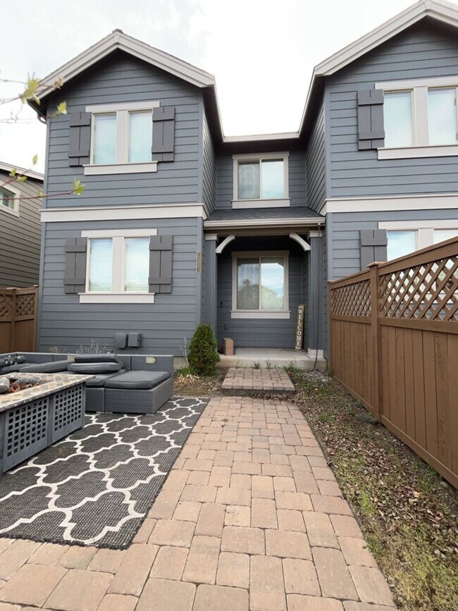 Foto del edificio - Gorgeous Newer Townhouse in NE Bend