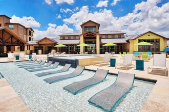 Building Photo - Estraya Westover Hills Apartments