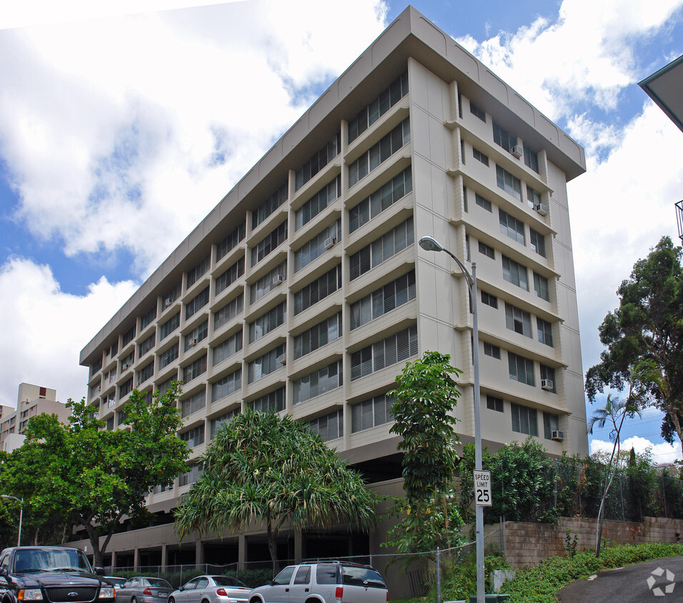 Building Photo - Salt Lake Manor