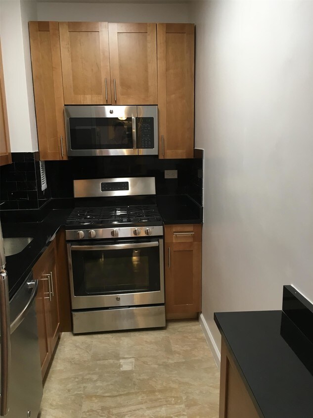 Foto principal - 250 E 63rd St