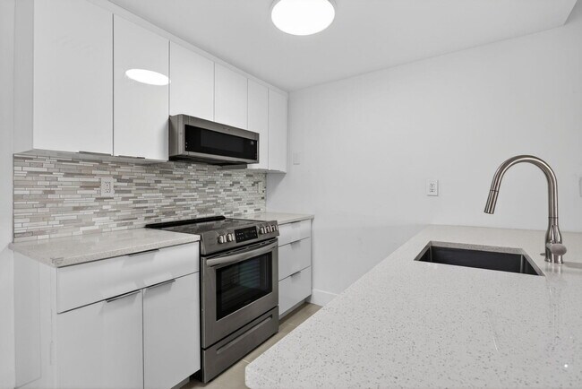 Foto del edificio - 3212 NE 12th St
