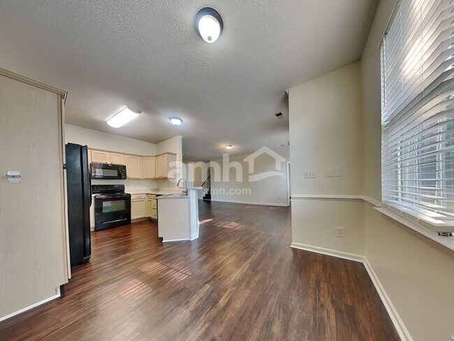 Foto del edificio - 6043 Shining Oak Ln