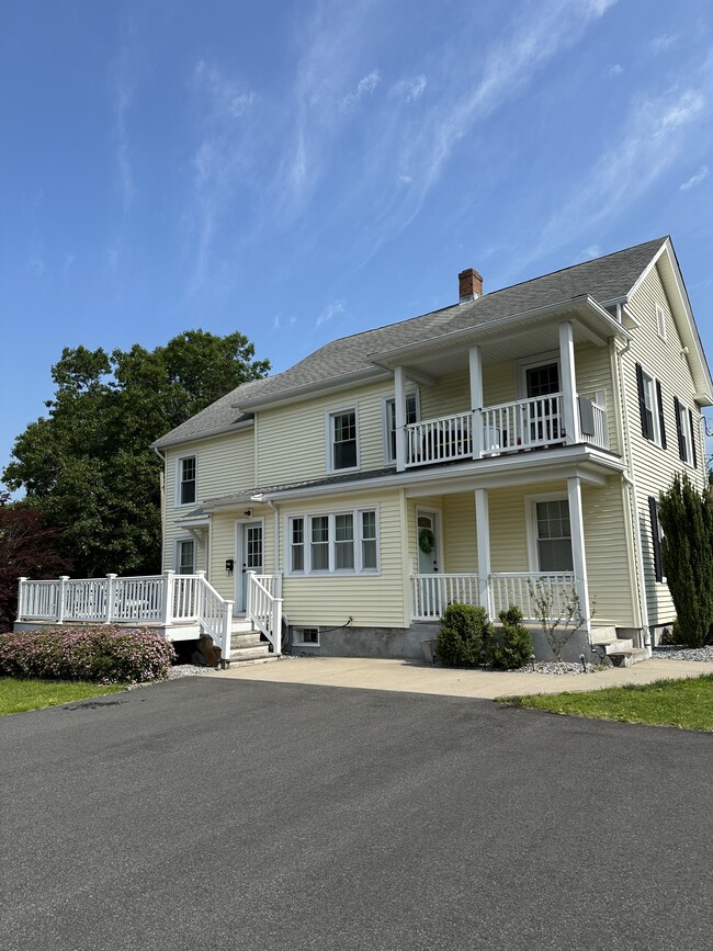 Building Photo - 176 Bristol St