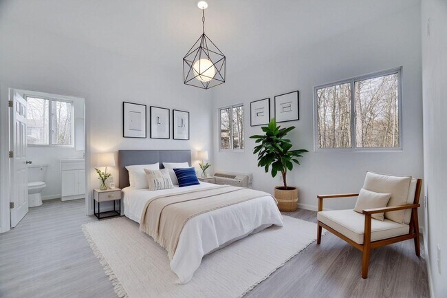 Foto del edificio - 9406 Juniper Dr