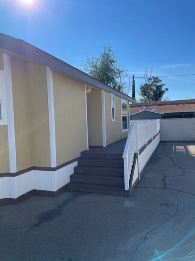 Foto del edificio - 1BR/1BA Tiny Home in Ramona Town Center