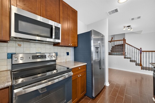 Building Photo - 6115 Shadow Isle Ln