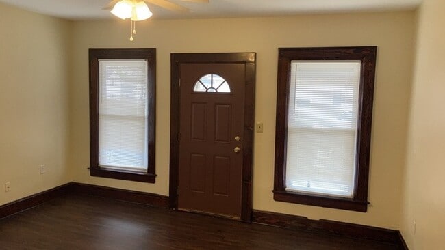 Building Photo - 319 E Canal St