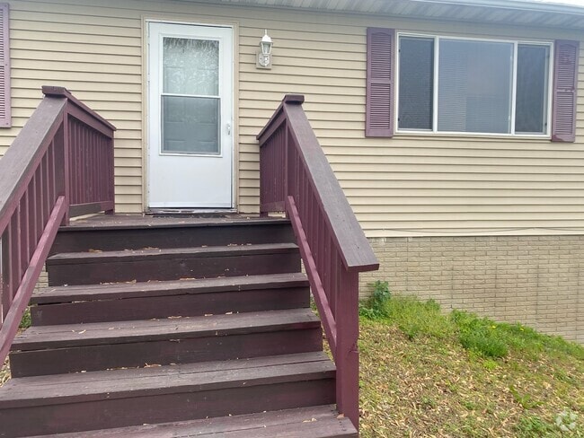 Building Photo - 103 Abens Ave