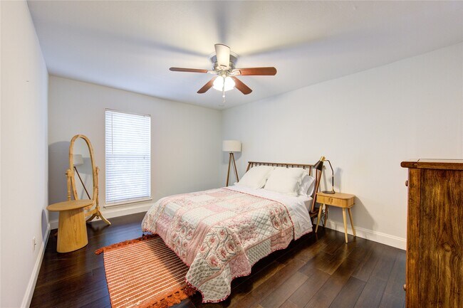 Foto del edificio - 1909 Brun St