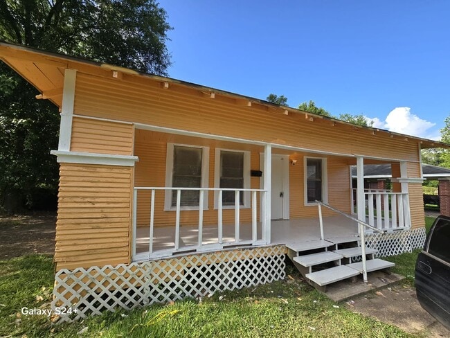 Foto del edificio - 755 Doucette Ave