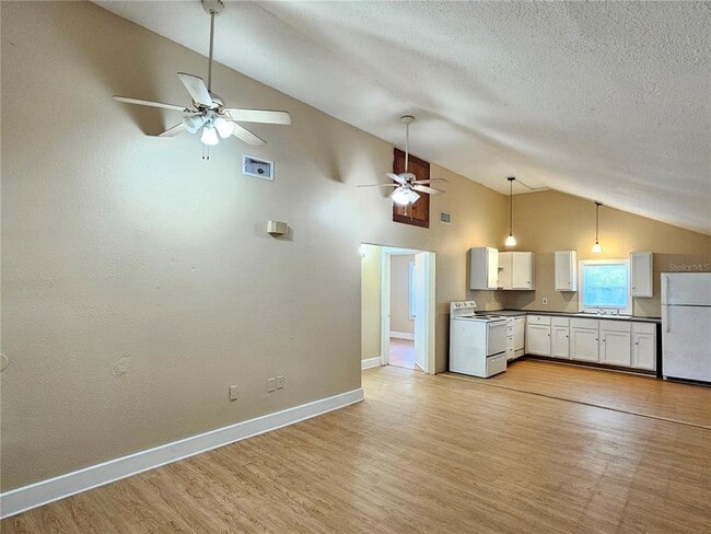 Foto del edificio - 2441 E Magnolia St