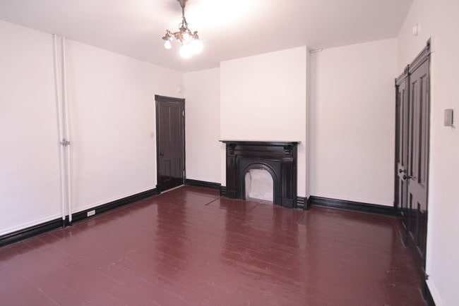 Building Photo - 401 Franklin Ave