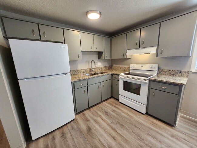 Foto del edificio - 7125 Alegre Cir