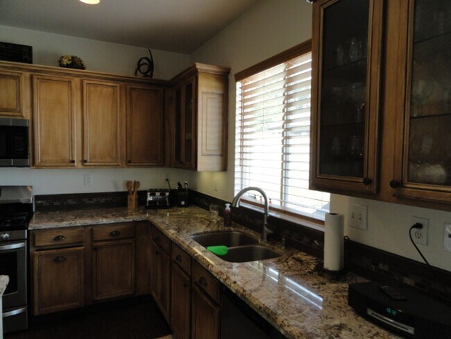 Building Photo - 1433 Wild Olive Rd