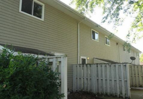 Building Photo - 340 W Elm St