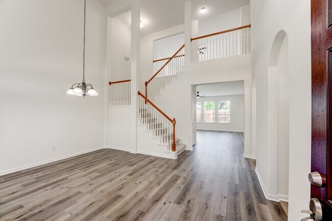 Building Photo - 16906 Shoal Park Dr