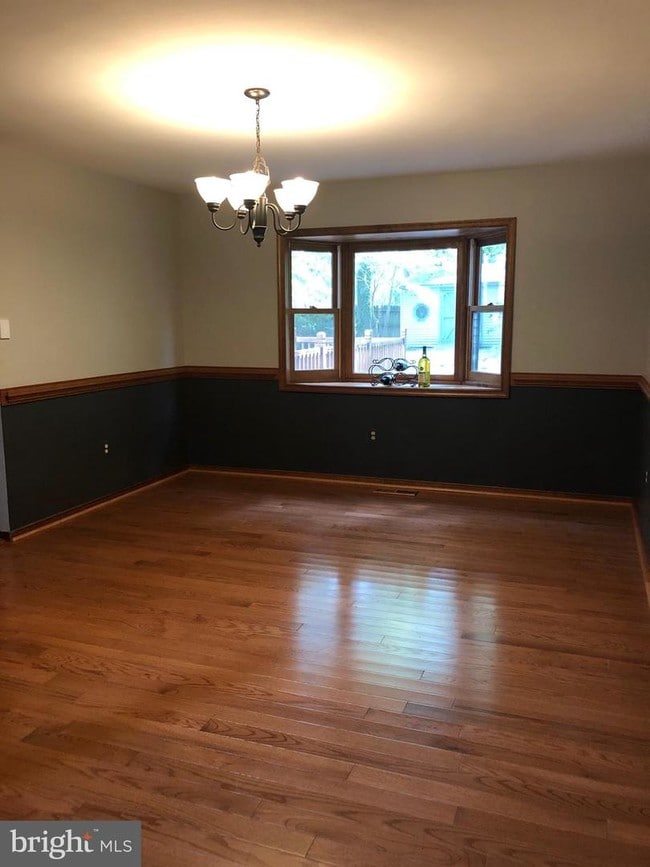 Building Photo - 110 Oakwood Dr