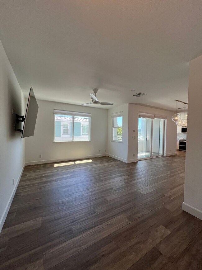 Foto del edificio - Coastal Living at Pleasure Point - Stunnin...