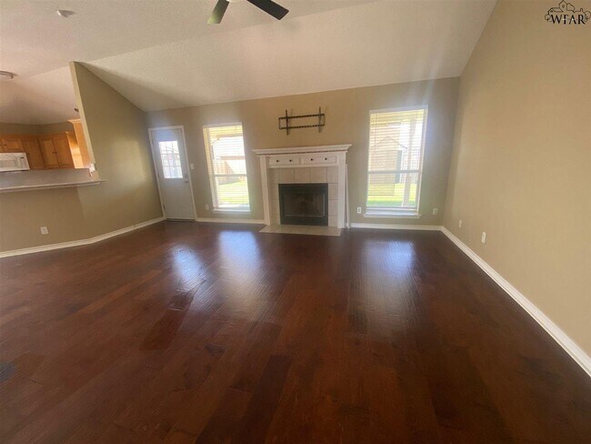 Foto del edificio - 6041 Van Dorn Dr