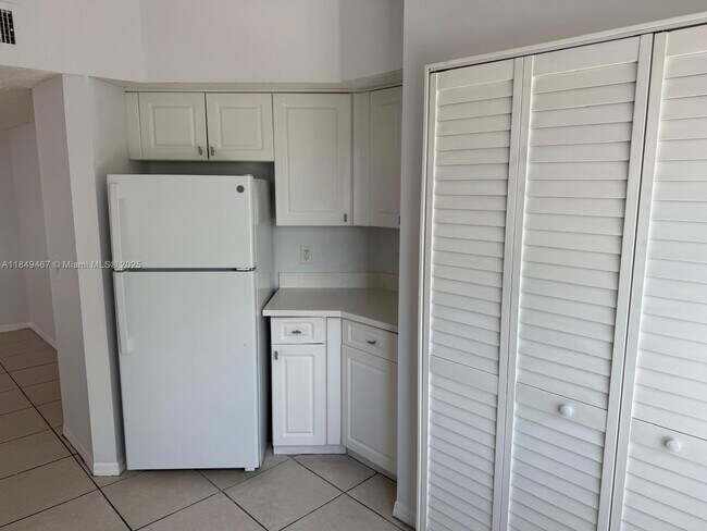 Foto del edificio - 165 NW 96th Terrace