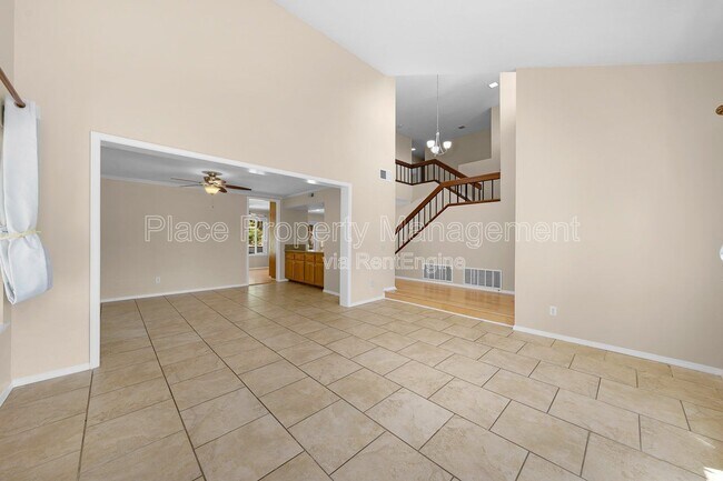 Building Photo - 13821 Davenport Ave