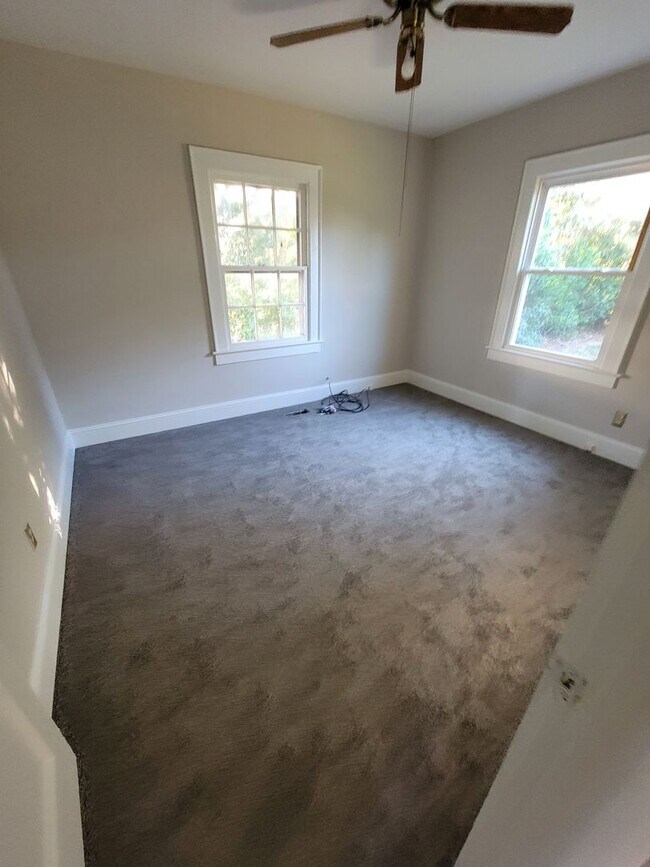 Foto del edificio - Cute 3 bedroom 1 bath home close to downtown!