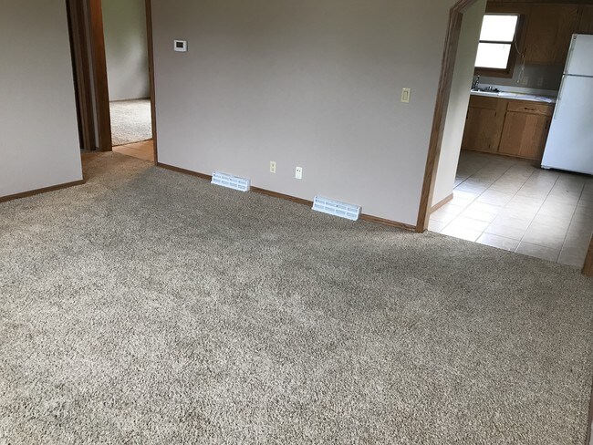 Living Room - 105 S Kenzie St