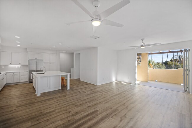 Building Photo - 3187 Doheny Way