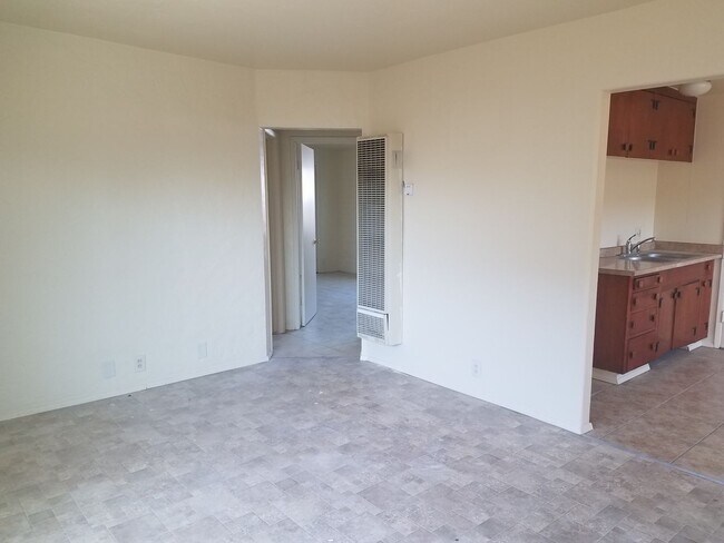 Building Photo - 566-568 Emory Street