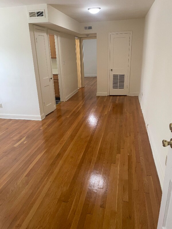 Foto principal - 1530 N Longfellow St