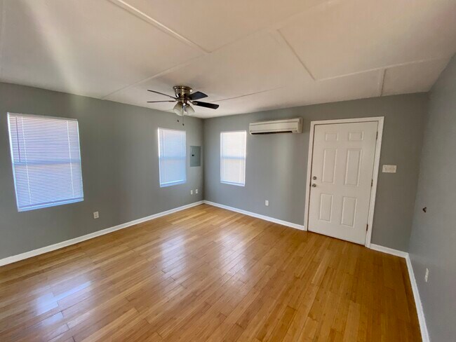 Photo - 413 S Hill Ave Apartment