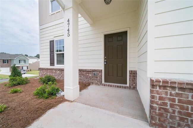 Building Photo - 4745 Alford Commons