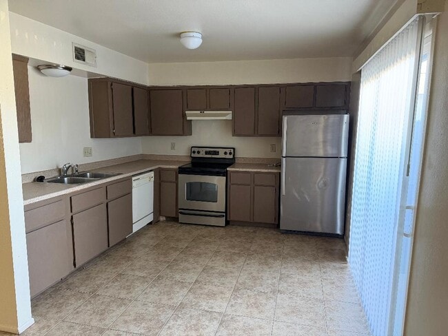 Building Photo - 13230 N 21st Pl