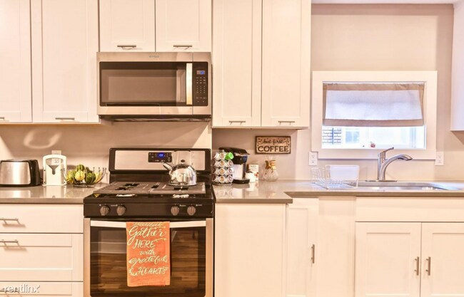Building Photo - 2 br, 1 bath Duplex - 616 Lafayette Avenue...