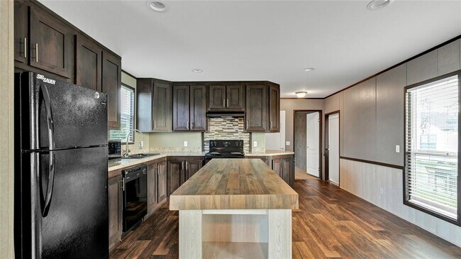 Building Photo - 16023 E Channelview Dr