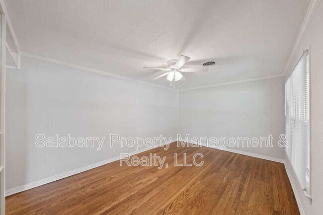 Foto del edificio - 5601 N Schilder Dr