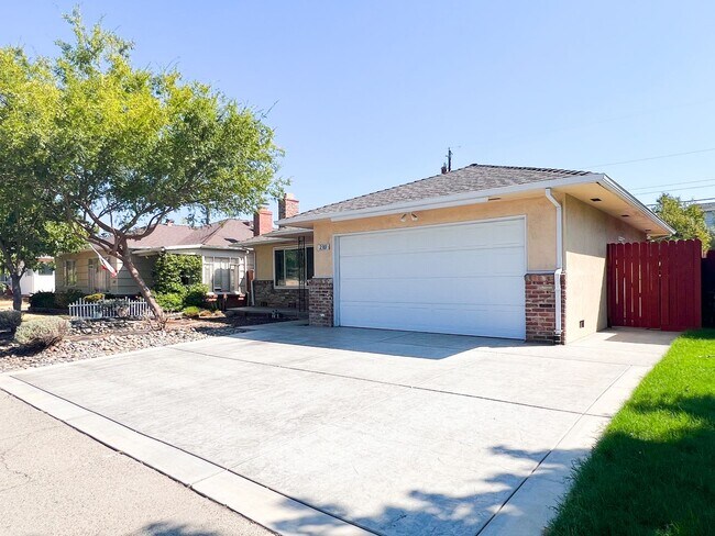 Photo - Tahoe Park Gem in Great Location! House