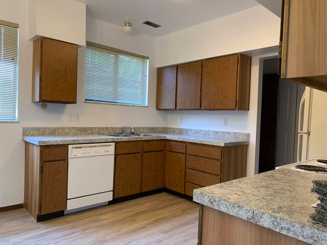 Cocina 2 - 456 Mulberry Dr