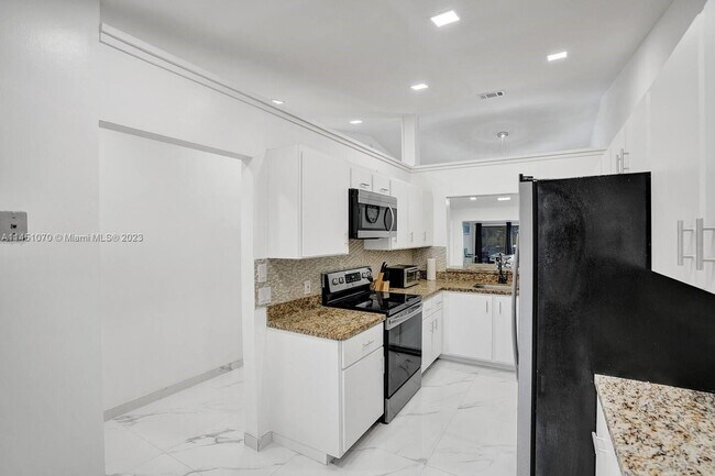 Foto del edificio - 5434 SW 25th Ave