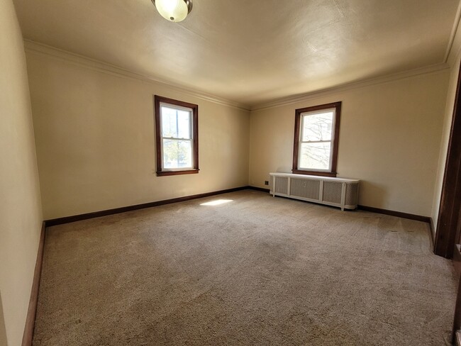 Building Photo - 2/4 Sherman Place - 4