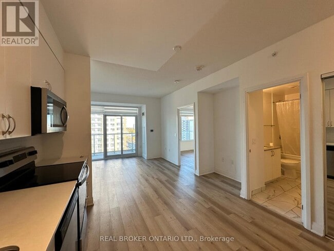 Building Photo - 3220 Sheppard Ave E