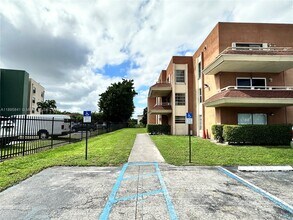 Building Photo - 17500 NW 68th Ave